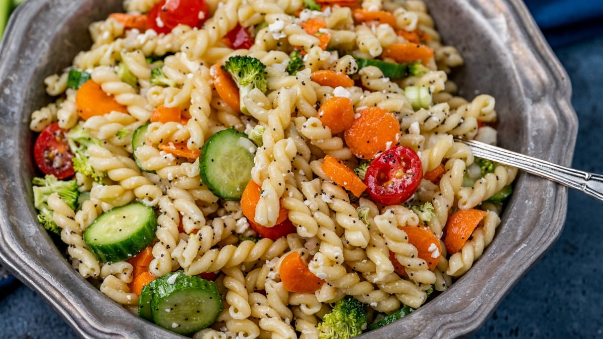 Minute Poppyseed Pasta Salad: Perfect for Summer & Potlucks
